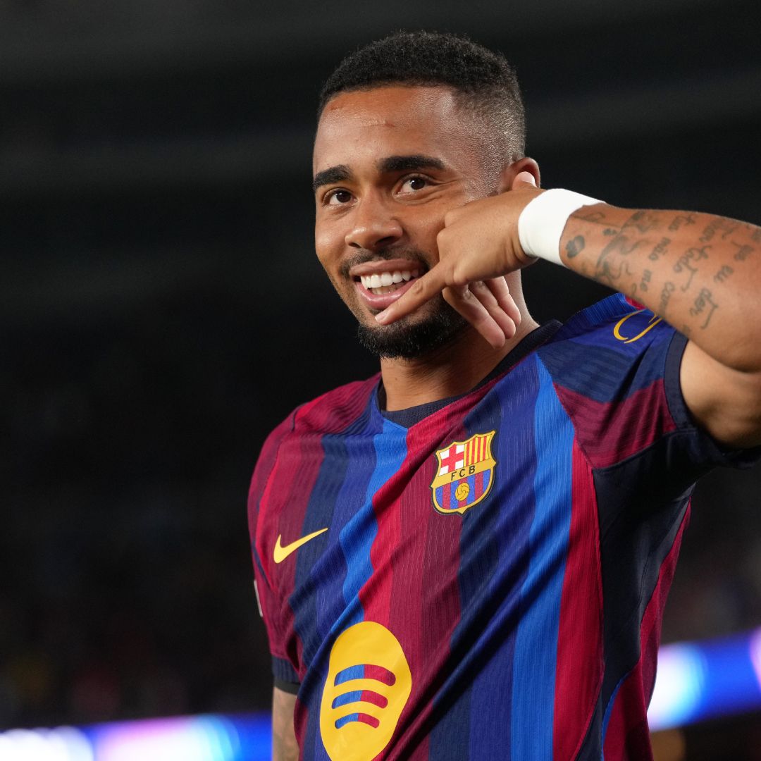 Gabriel Jesús con la camiseta del Barcelona en un partido de la Champions League